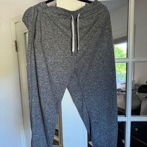 Vuori Grey Joggers EUC XL